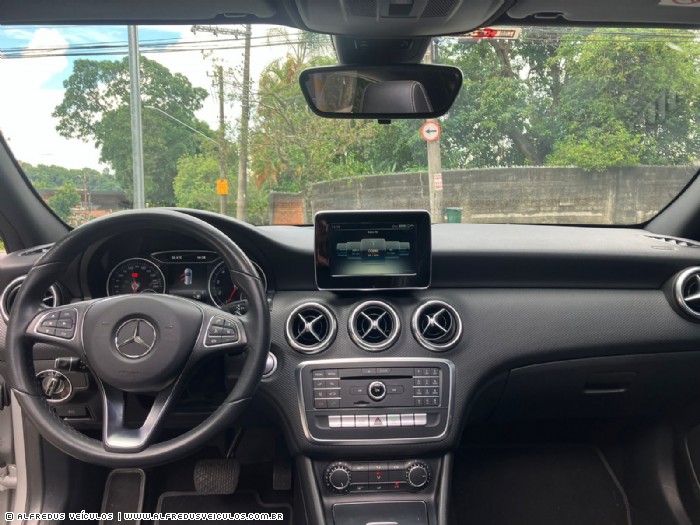Mercedes-Benz A200 1.6 TURBO 2017/2018